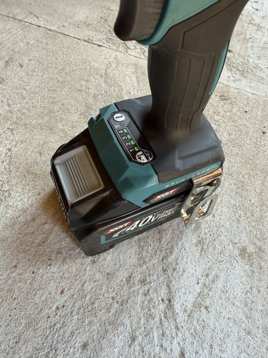 Makita TD003G 40v импакт + 4Ah батерия