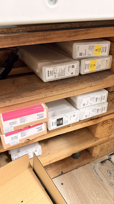 Принтер за директен печат върху текстил EPSON F2000 DTG printer