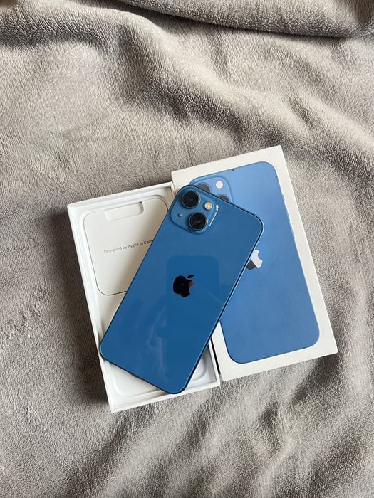 iPhone 13  128ГБ  ИДЕАЛ