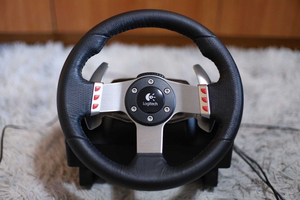Игровой руль Logitech G27 Racing Wheel для PC и PS2 и PS3
