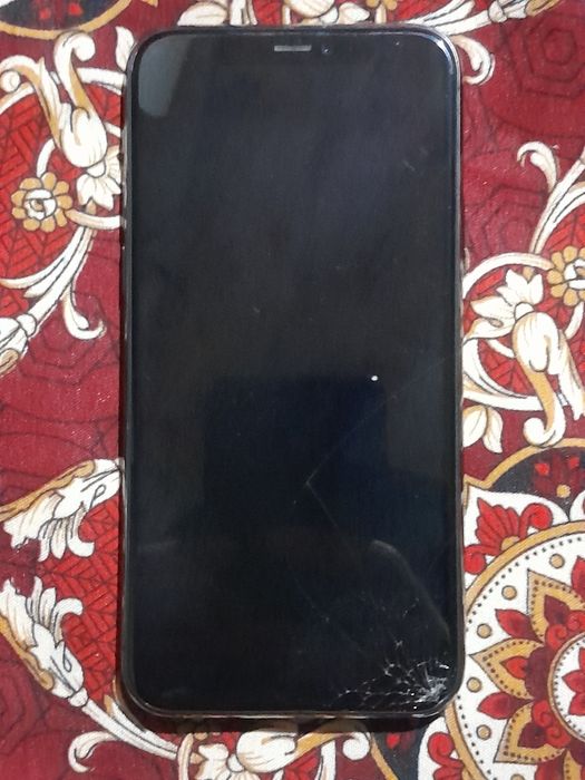 Iphone 11 pro telefoni sotiladi