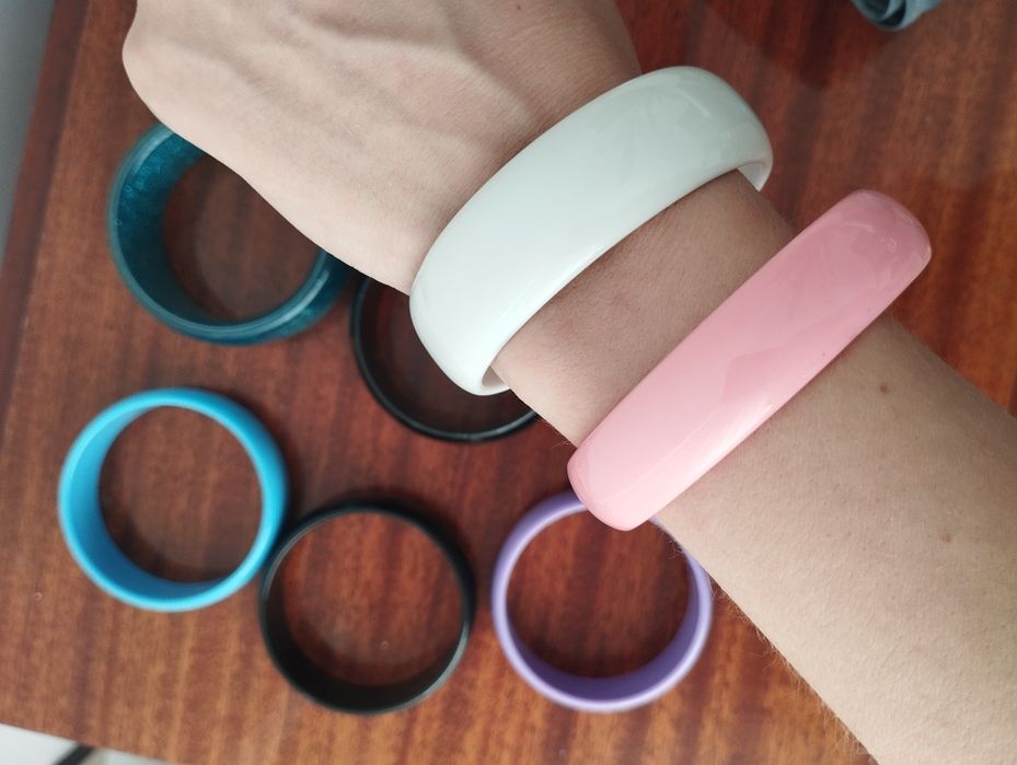 Браслеты новые разноцветные