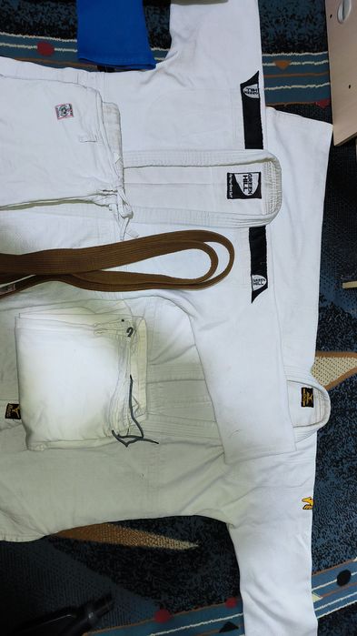 3 комплекта кимоно