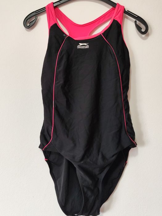 Slagenzer costum de baie