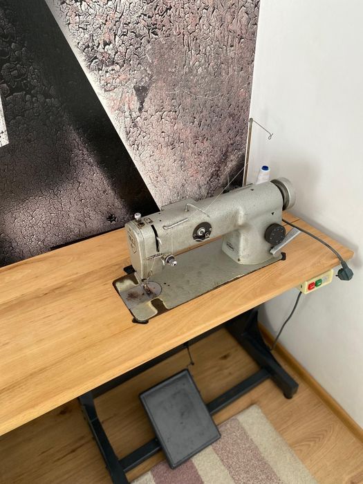 Masina de cusut CUGIR