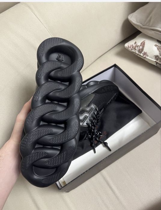 adidasi versace chain reaction
