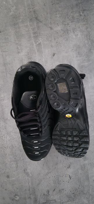 Adidasi Nike AIR TN nr.42 noi noute