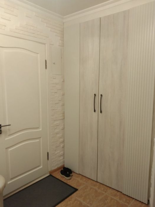 Продается Новомосковская бывшая  3/1/4