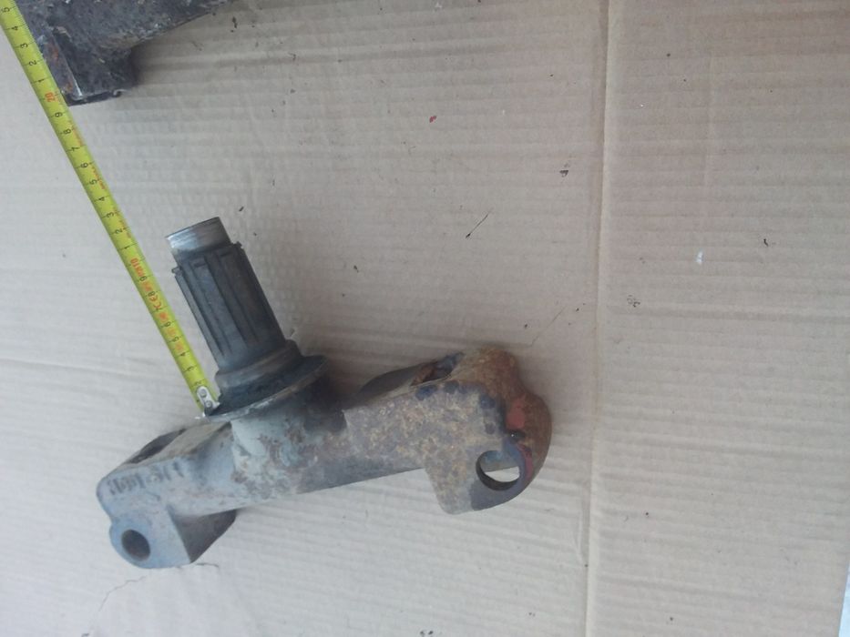 Ax cu suport freza agricola de pământ feraboli