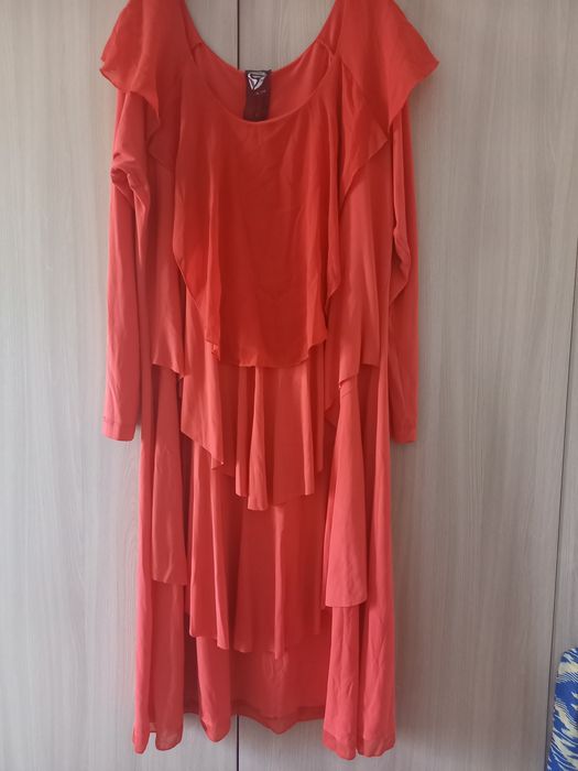 Продам  нарядные платья