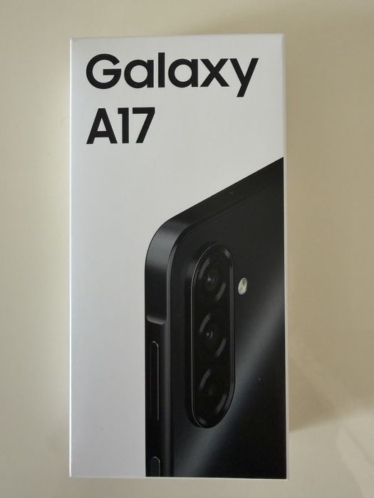 Смартфон Samsung Galaxy A17