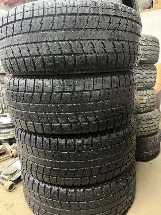 Продам резина зимние лепучка