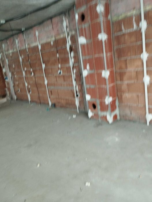 Машинна мазилка , замазка и изолация с монофазен и трифазен турбозол