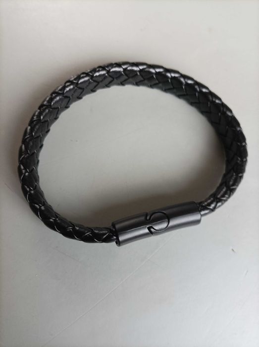 Mъжки кожени гривни с магнитна закопчалка