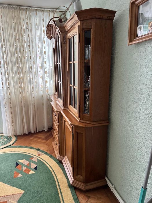 Vitrina vintage din stejar masiv
