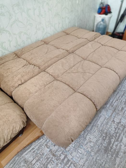 Продаю диван, кресло