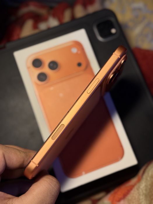 Iphone 17 pro Max cosmic orange Esim