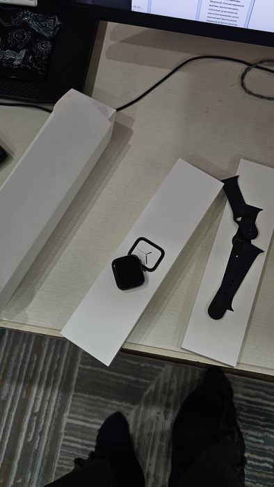 Apple Watch series 4 44m