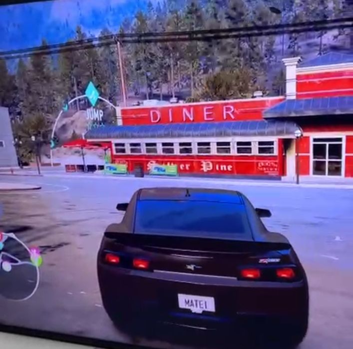 PS 4 pro 4k 1tb 2 manete și 14 jocuri impecabil