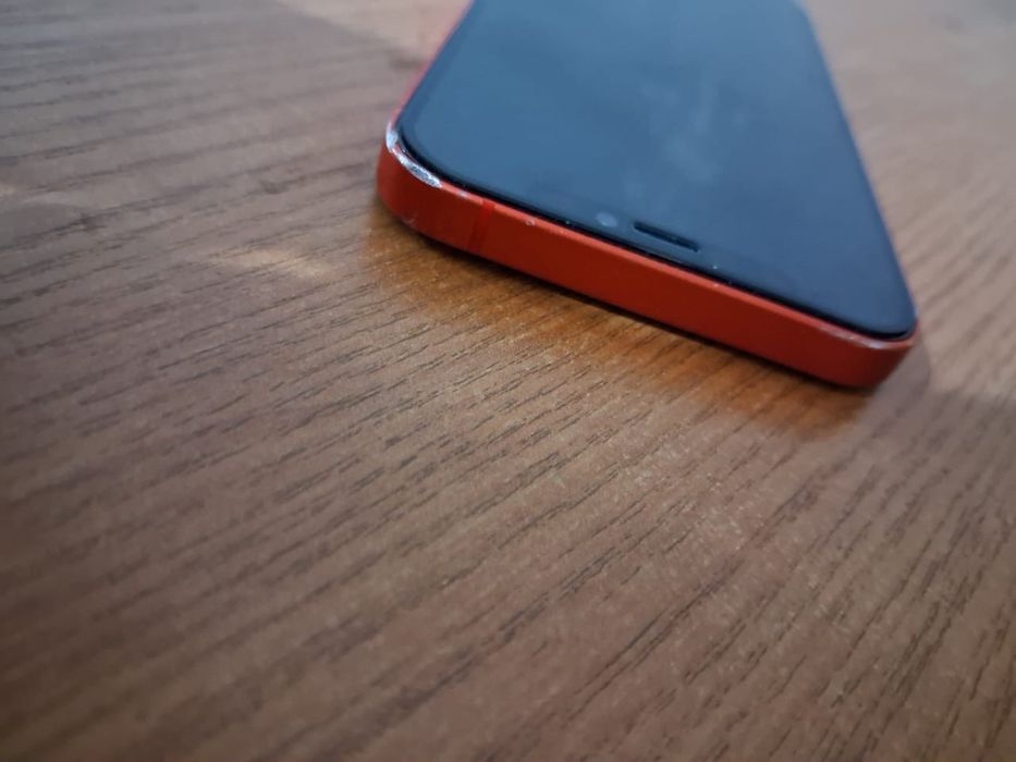 Обмен айфон 12  в красном цвете