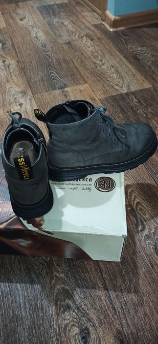 Продам ботинки детские