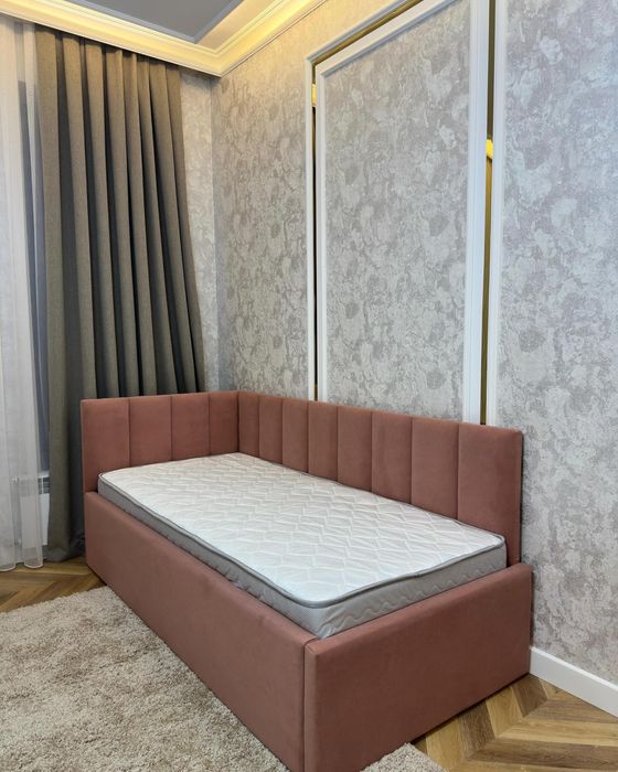 Детская кровать с матрасом в наличии