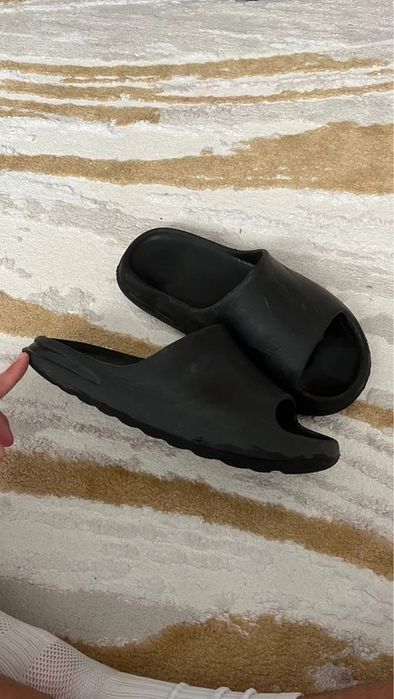 Yeezy Slides 42 Unisex Negri