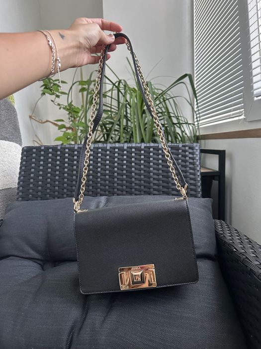 Дамска чанта furla черна