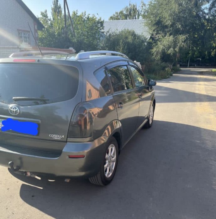 Продам машину Тайота Королла Версо