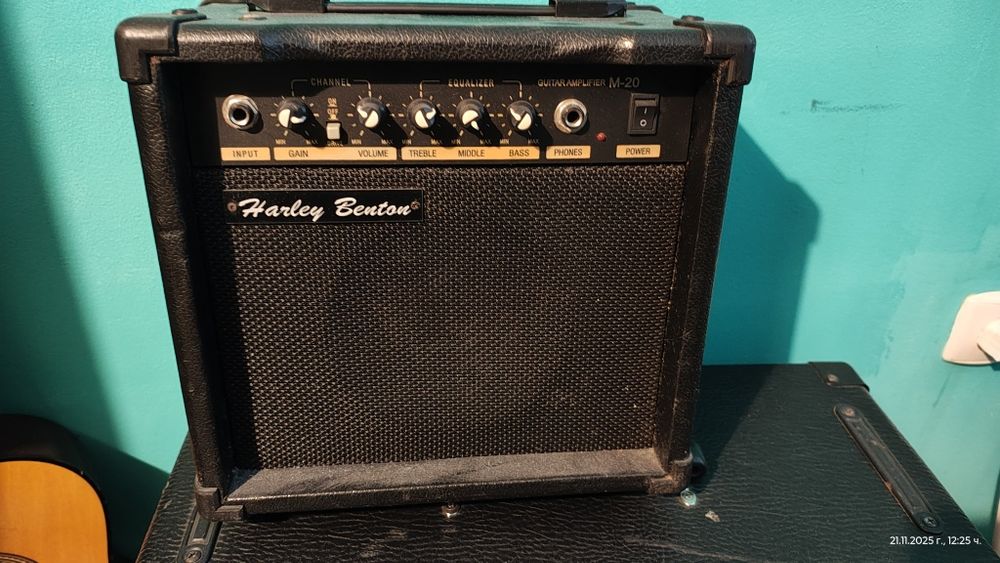 Три броя кубета Fender Ibanez Harley Benton