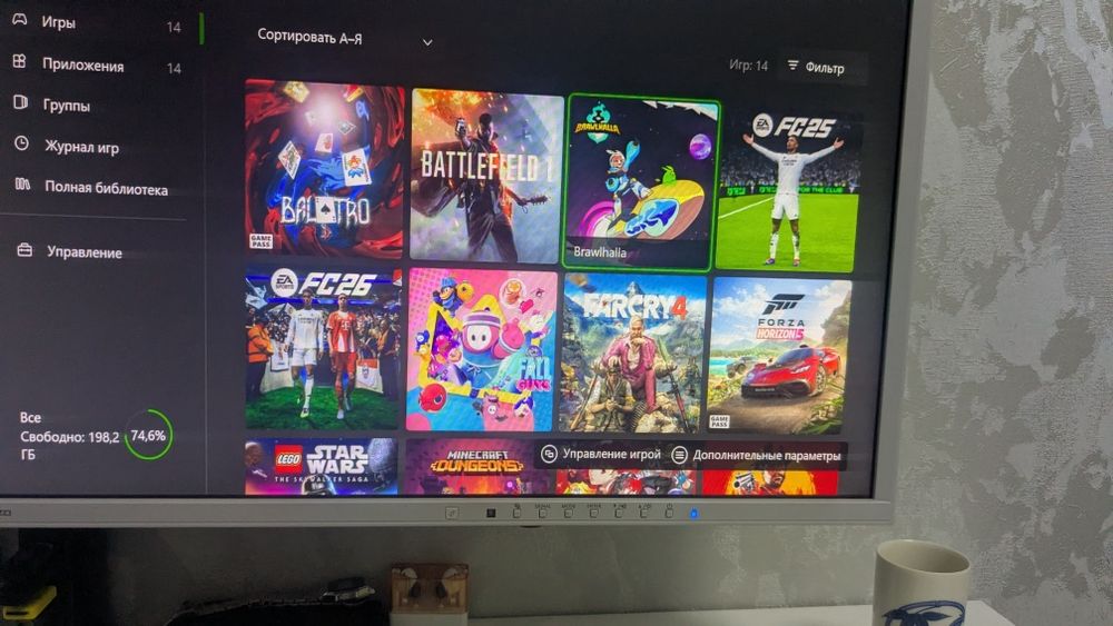 Xbox one S 1 Tb + Игры
