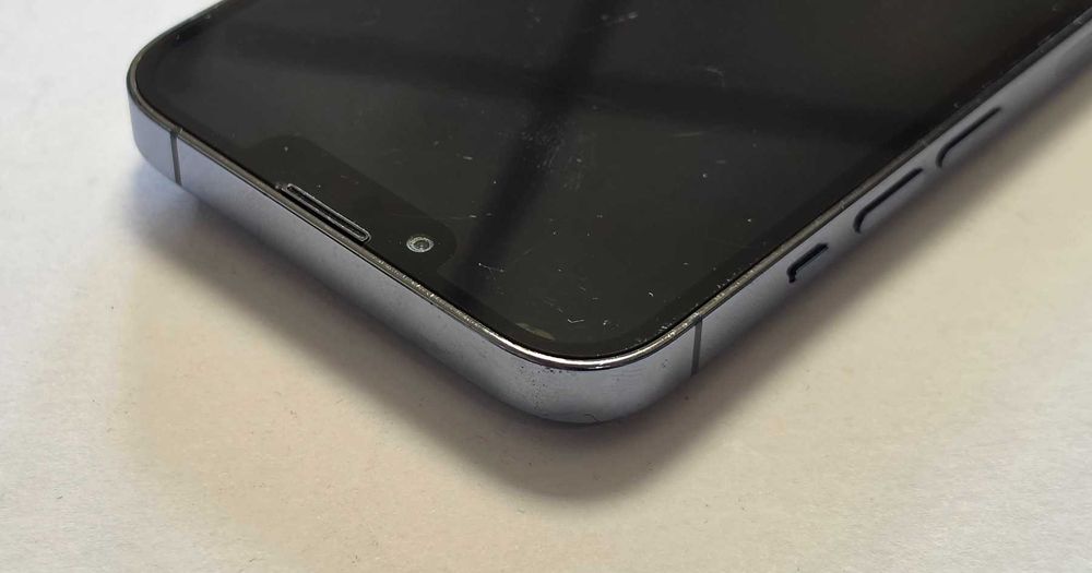 Iphone 13 Pro 256GB 79%bh ( Петно на екрана, Face Id не работи)