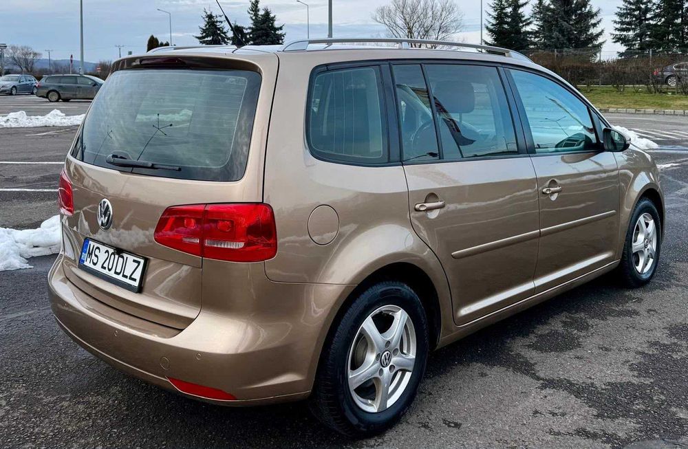 VOLKSWAGEN Touran 2011 — imagine 3