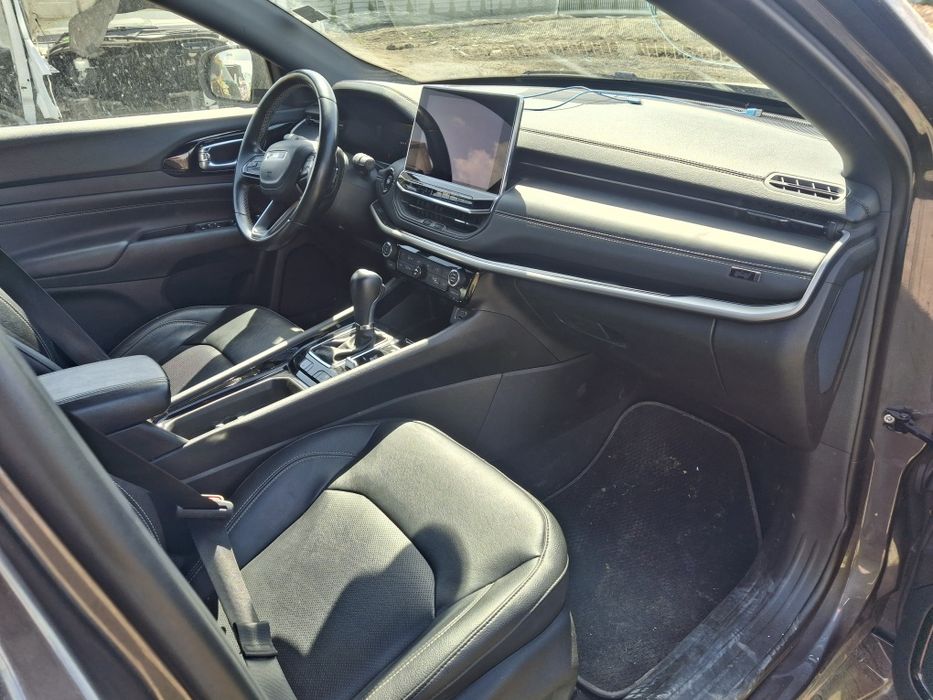 Interior Jeep volan Jeep motor Jeep portieră Jeep piese Jeep