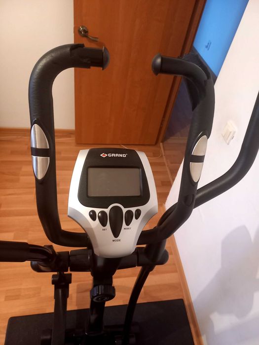 Продам эллиптический тренажер