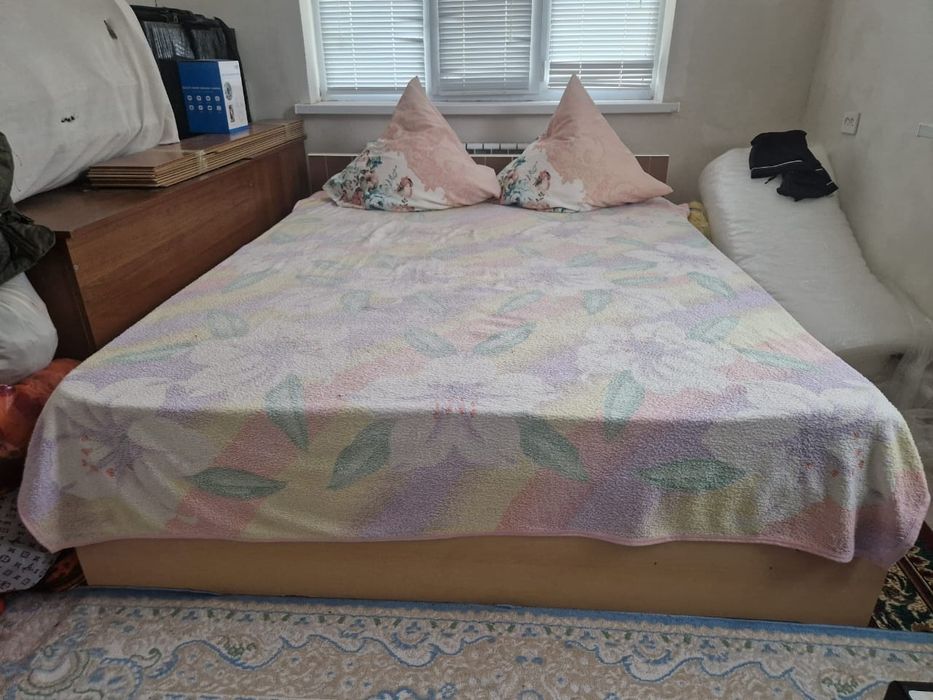 Спальный кровать