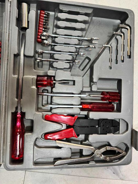 Комплект гедоре с инструменти