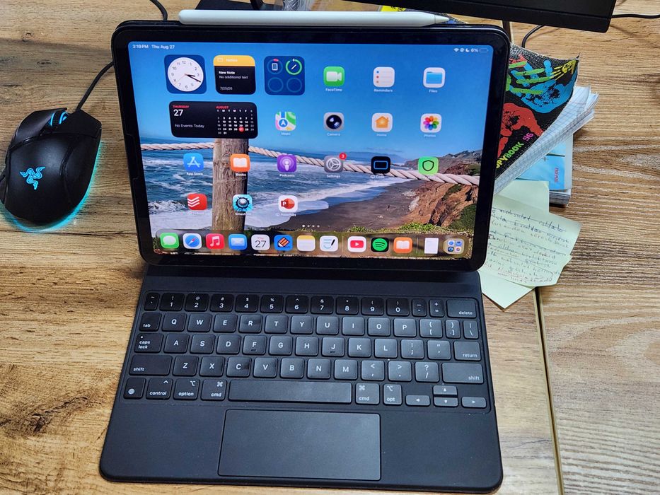 IPad Air M1 5th Gen, 64talik + Magic Keyboard + Apple Pencil