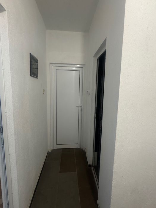 Продава се Двустаен апартамент в Асеновград - 50 кв.м за 765 €/кв.м - Снимка #2