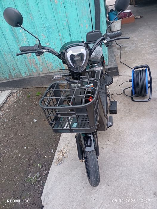 Продаю мопеть нови