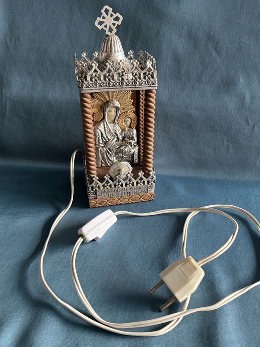 Светещ иконостас , икона , кандило