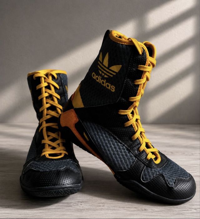 box oyoq kiymi adidas 44-45razmer rasm ozini xolati!