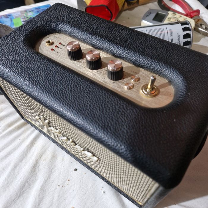 Boxa Marshall Kilburn portabila (jbl sony)