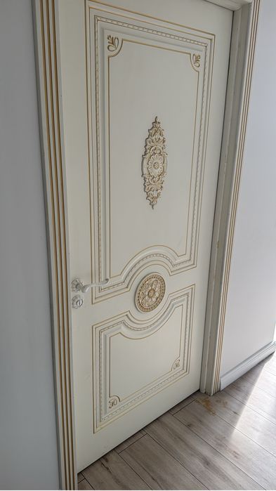 Продам межкомнатные двери