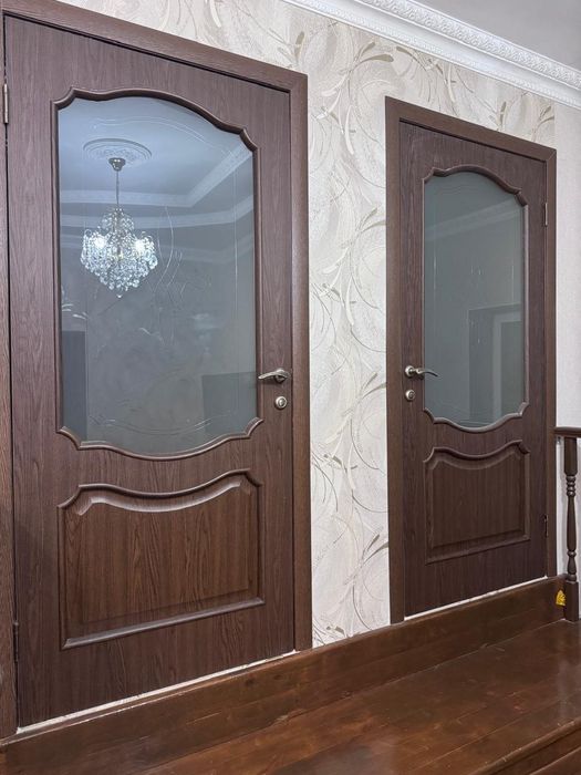 Продам межкомнатные двери.В наличии чеиыре штуки.Состояние отлиное