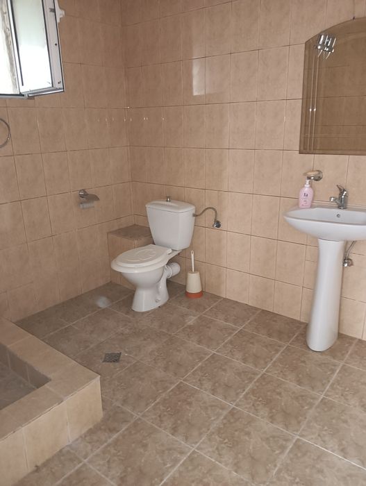 Casa P+E 229 mp 6 camere+2 bai 1000 mp teren + piscina