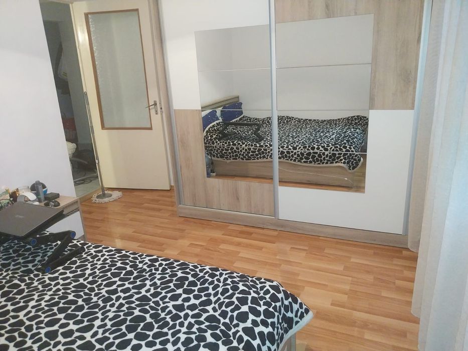 Inchiriez apartament