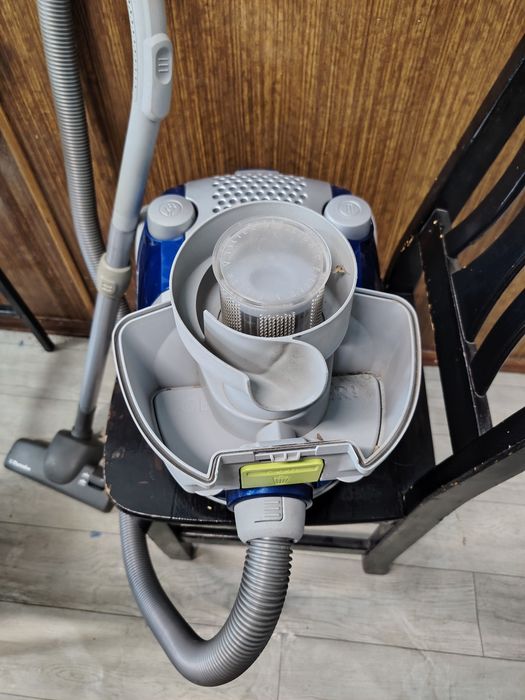 Пылесос Electrolux  2000 W Hepa Washable Filter , made in EU