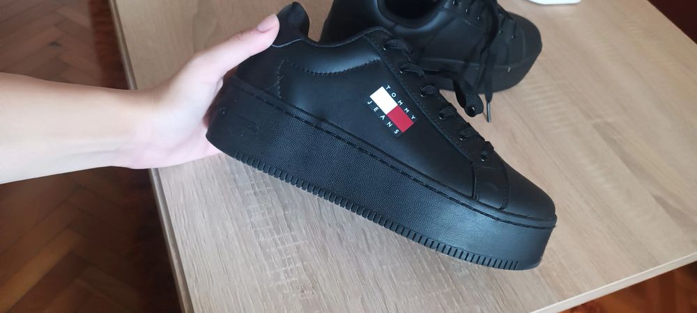 Adidași Tommy jeans