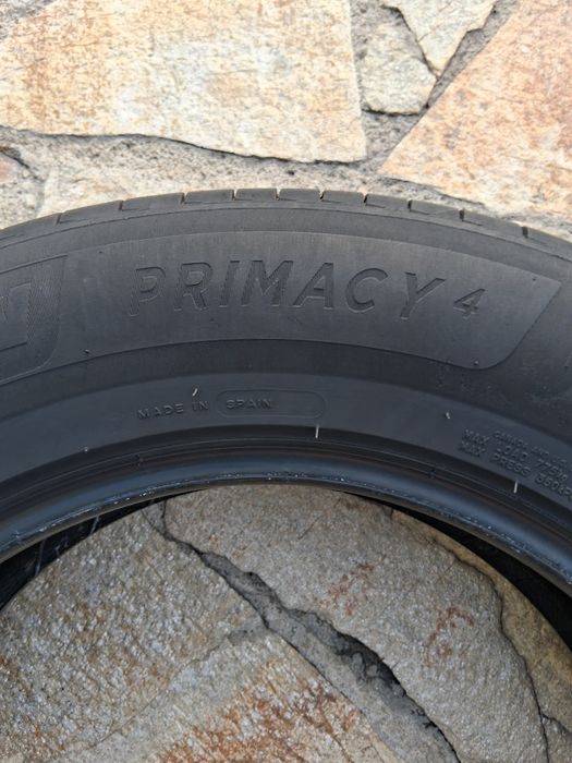 215 65 17 Michelin Primaci 4 99V
